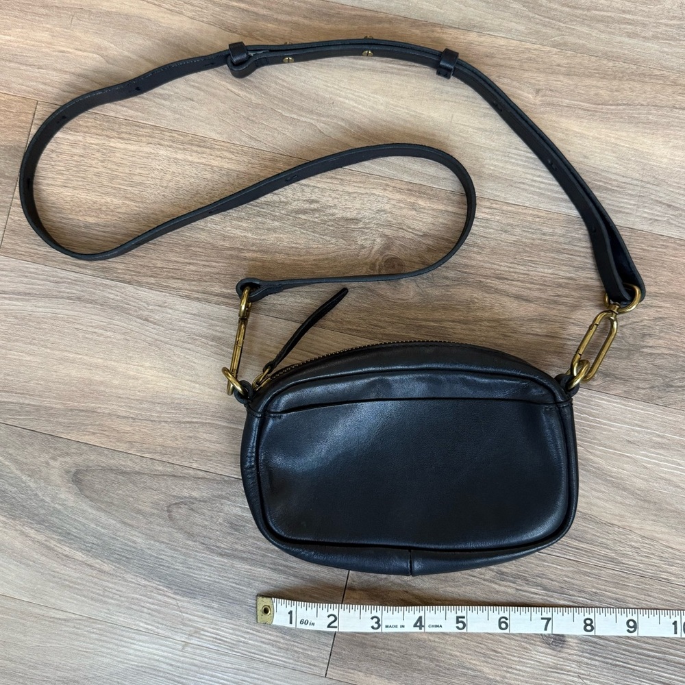 Madewell The Leather Carabiner Mini Crossbody Bag